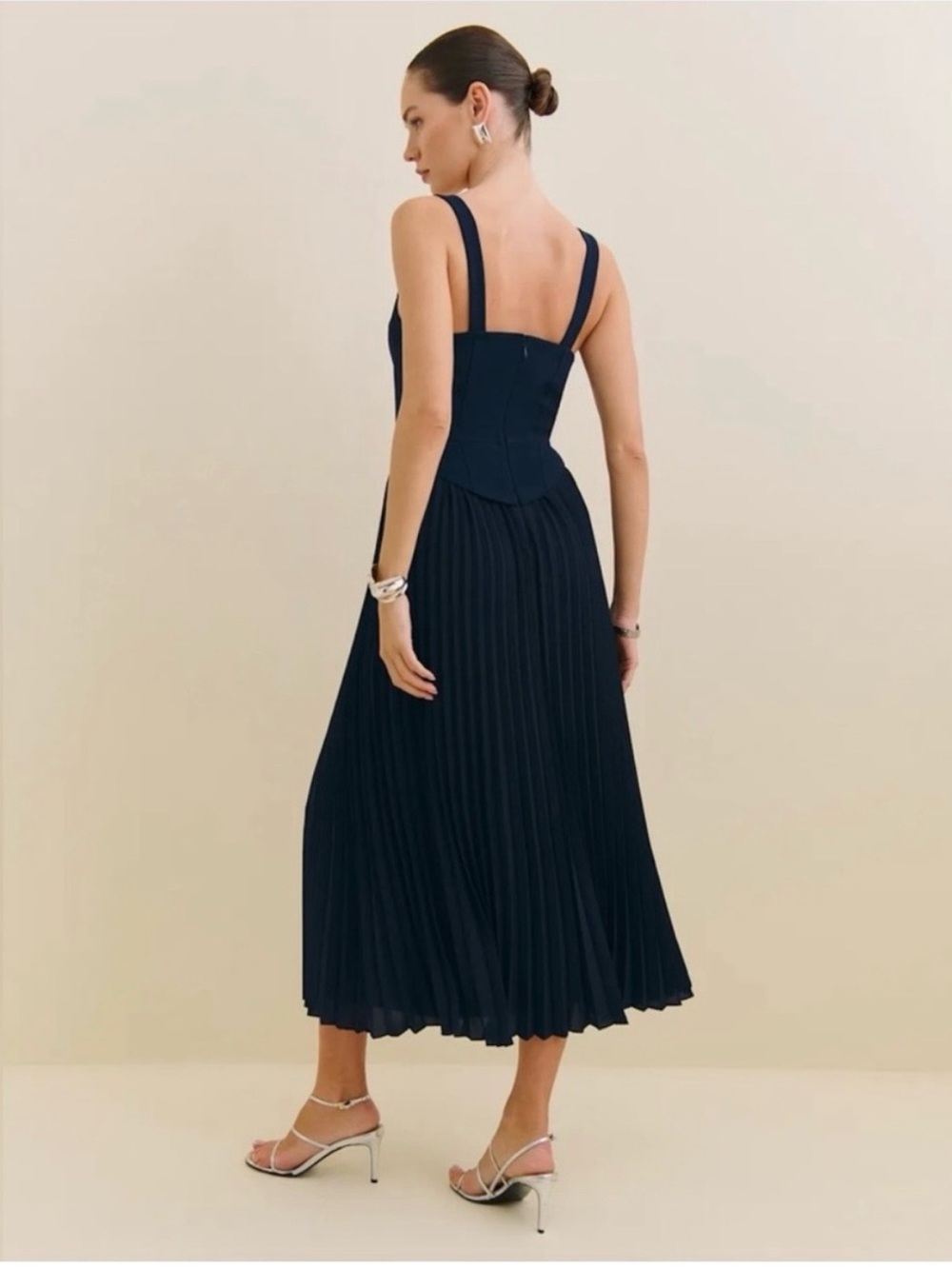 Reformation Marja Dress in Navy 12 - Picture 5 of 8